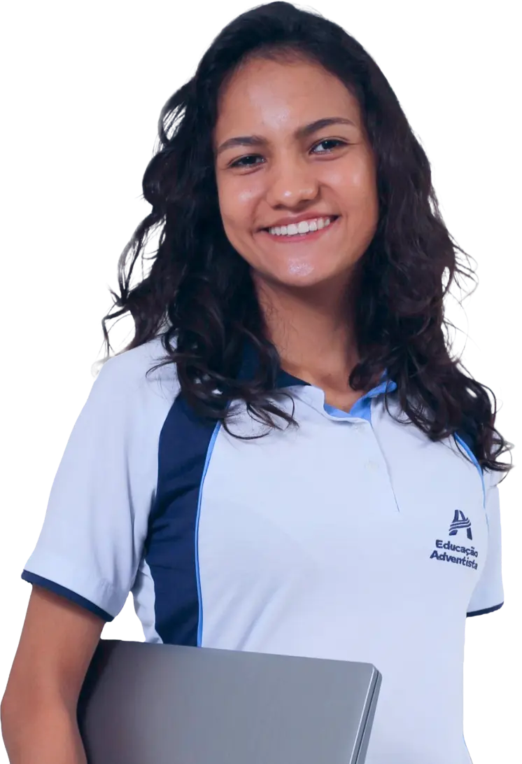 Aluna com um notebook na mão